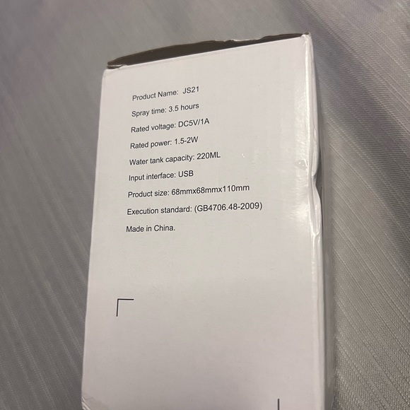 Humidifiers For Bedroom, 220ML Portable Humidifier With LED - Picture 2 of 6